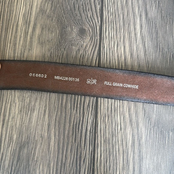 Fossil brown embossed leather belt with an Eagle buckle - Picture 5 of 7